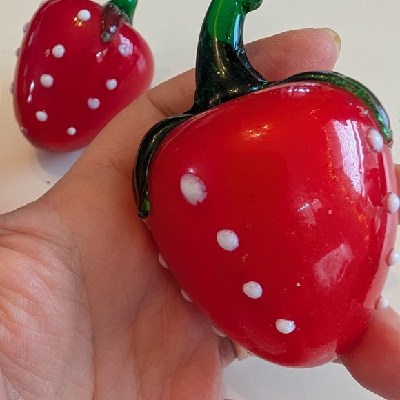 Set of 3 Vintage Art Glass Strawberries - Picture 12 of 16